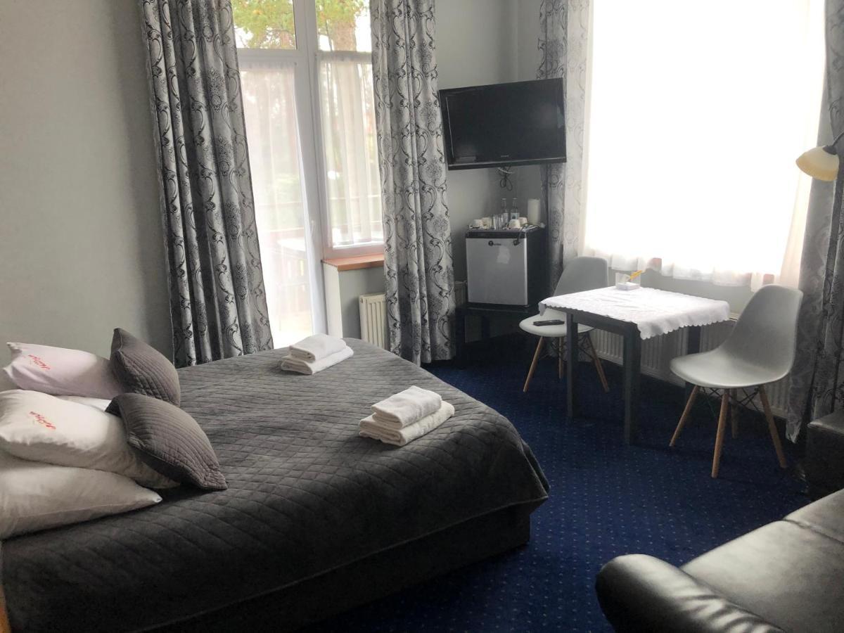 Hotel Bella Jelenia Góra Esterno foto