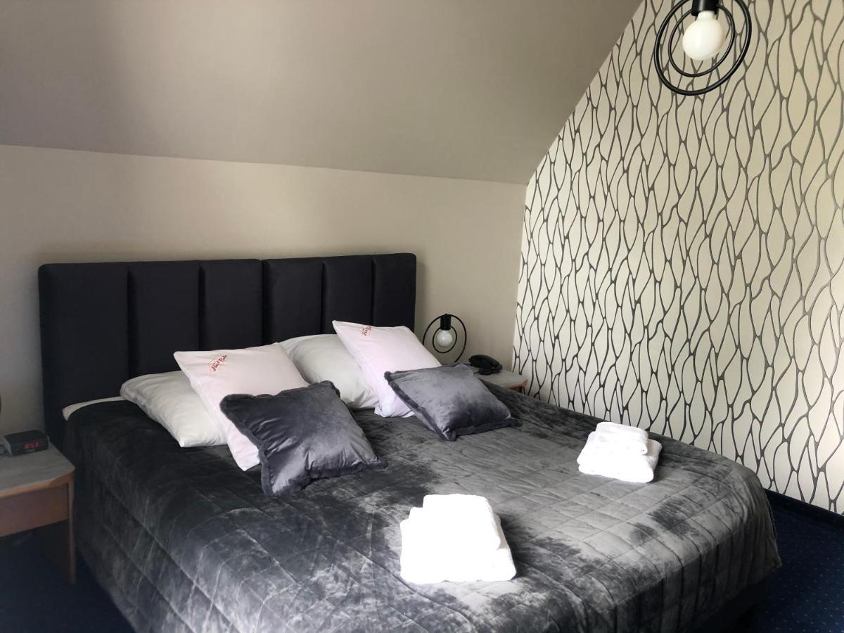 Hotel Bella Jelenia Góra Esterno foto