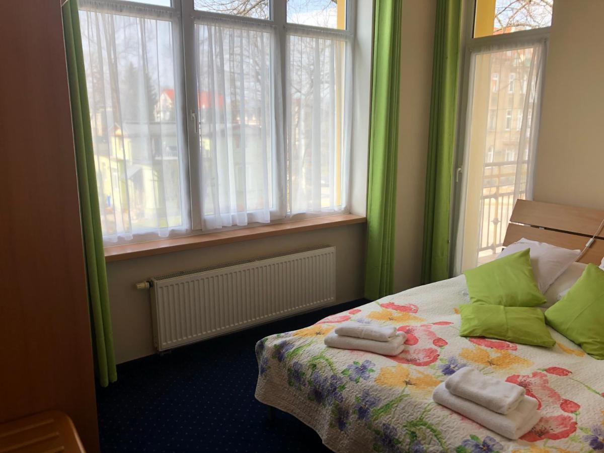 Hotel Bella Jelenia Góra Esterno foto