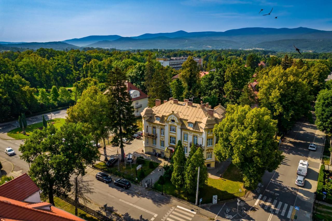 Hotel Bella Jelenia Góra Esterno foto