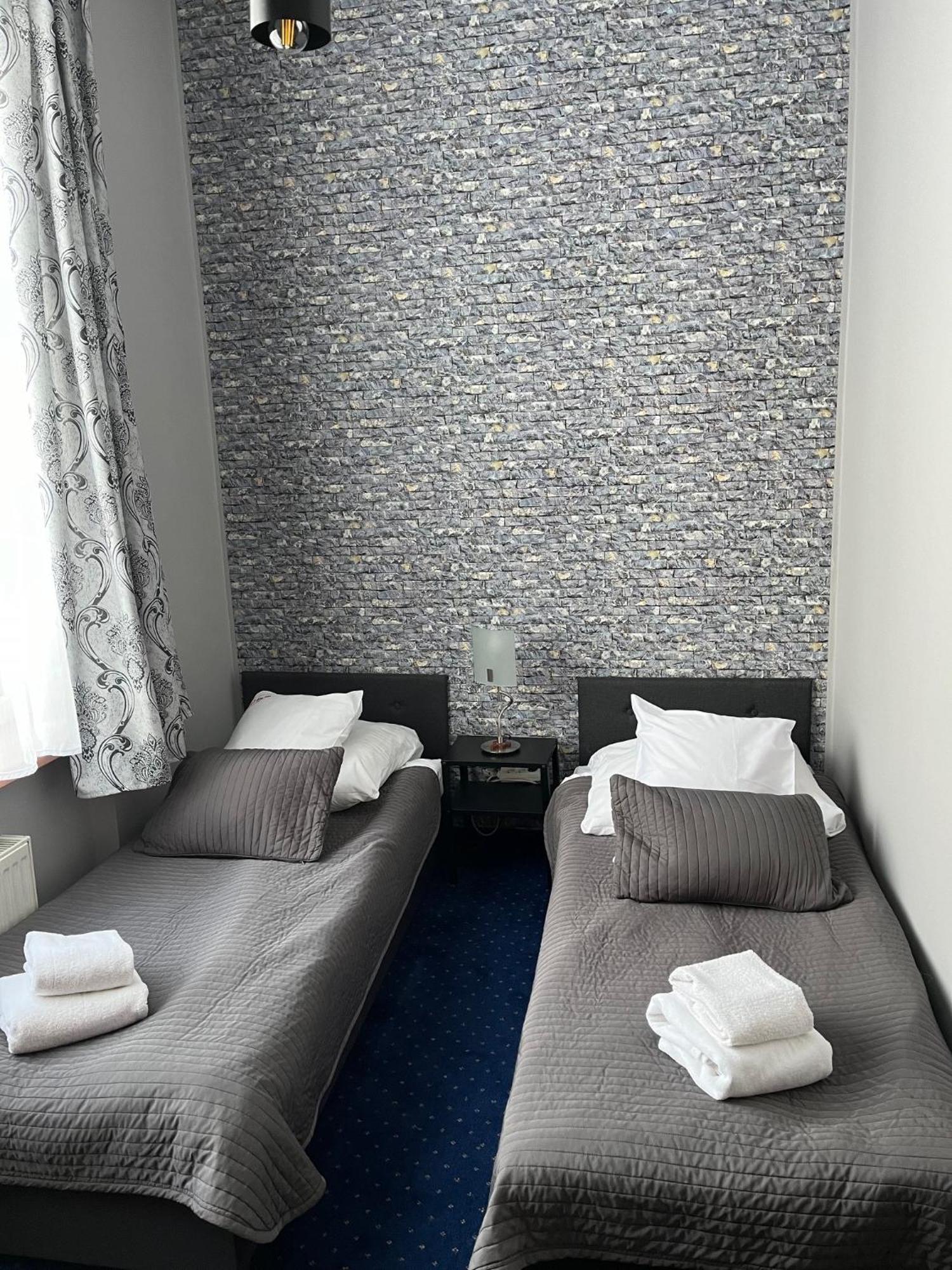 Hotel Bella Jelenia Góra Esterno foto