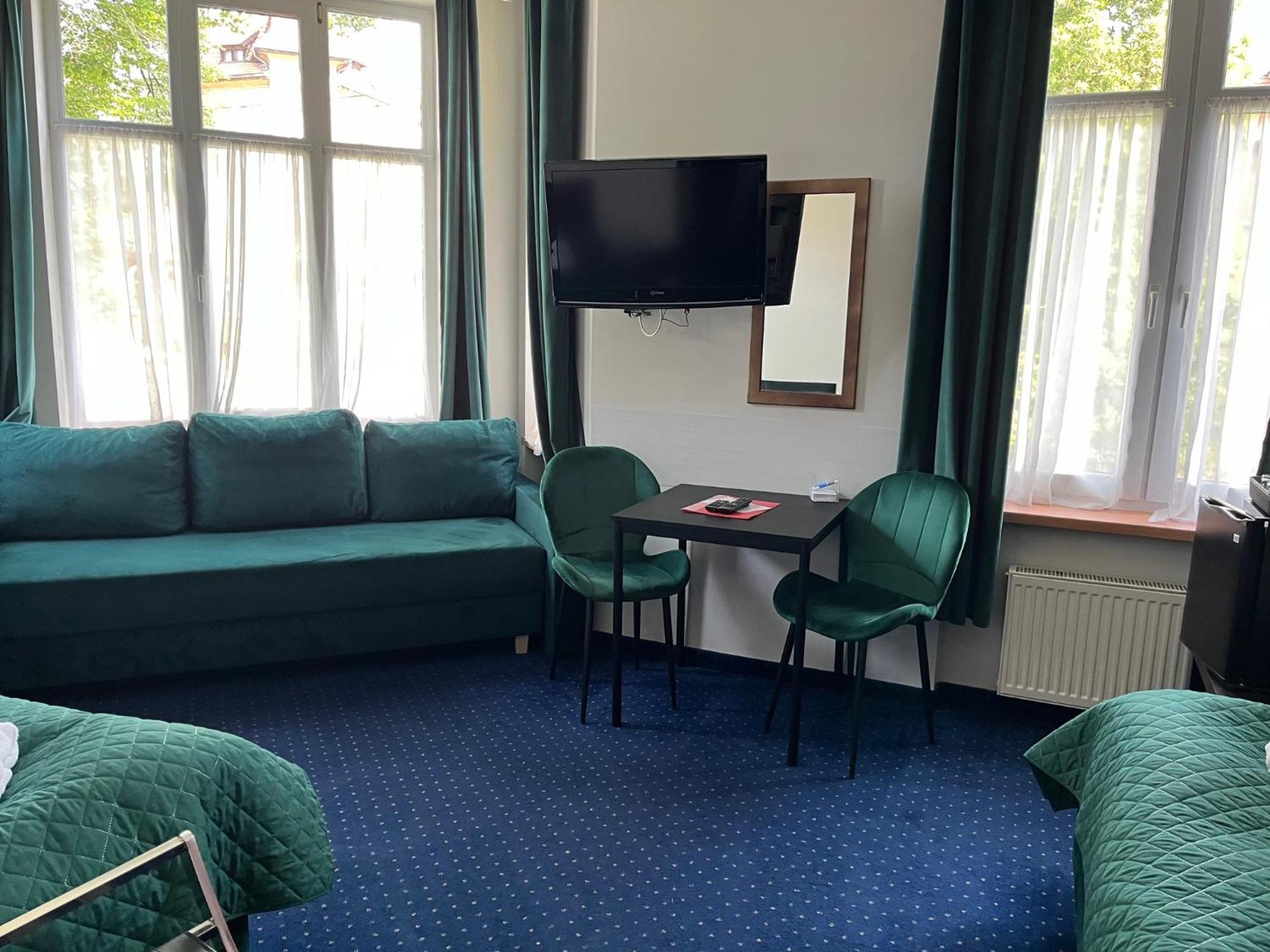 Hotel Bella Jelenia Góra Esterno foto